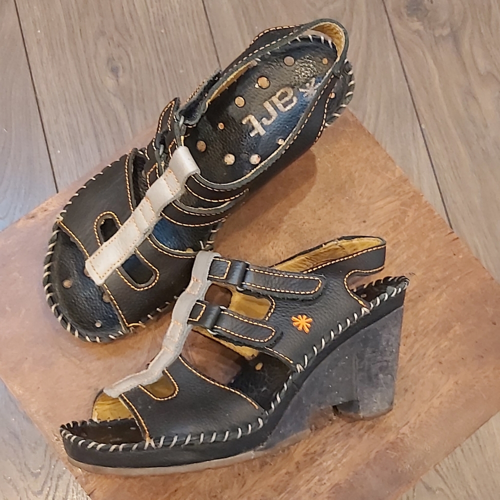 ART Company wedge sandals